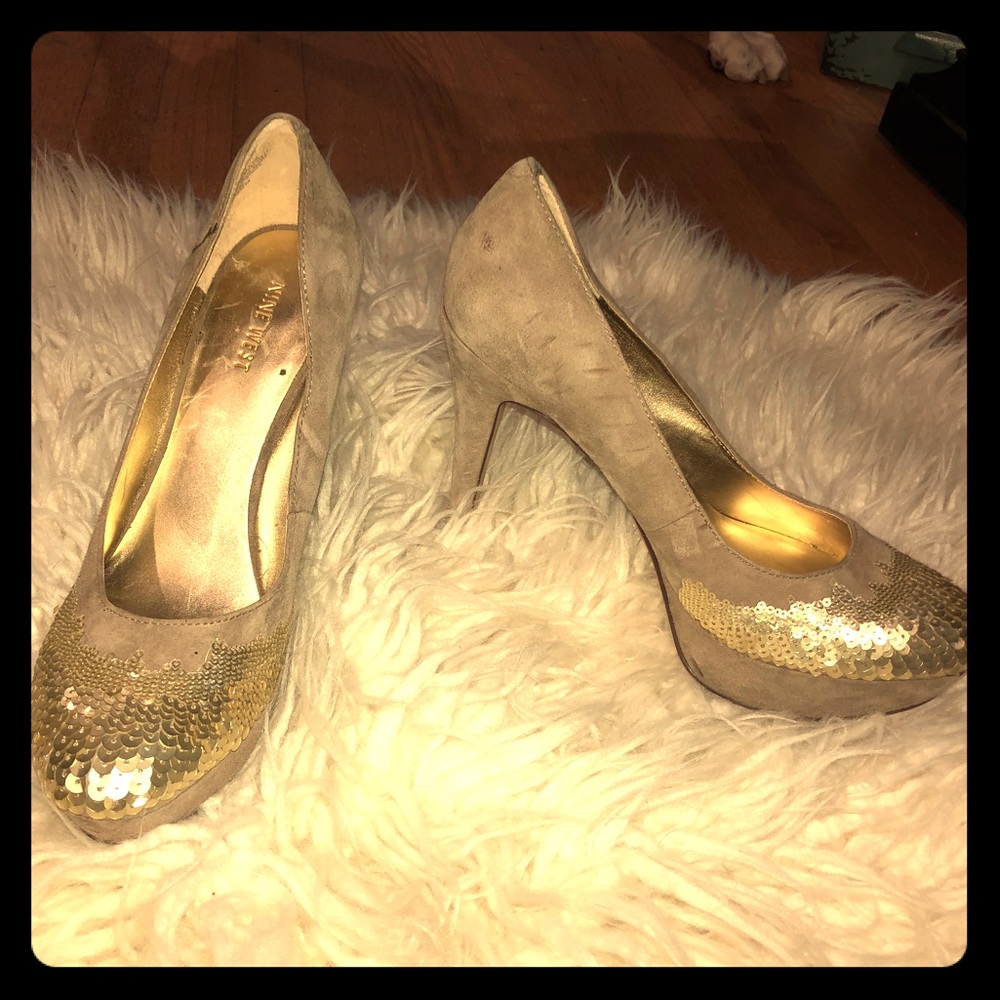 Nine West beige pumps with glitter tips